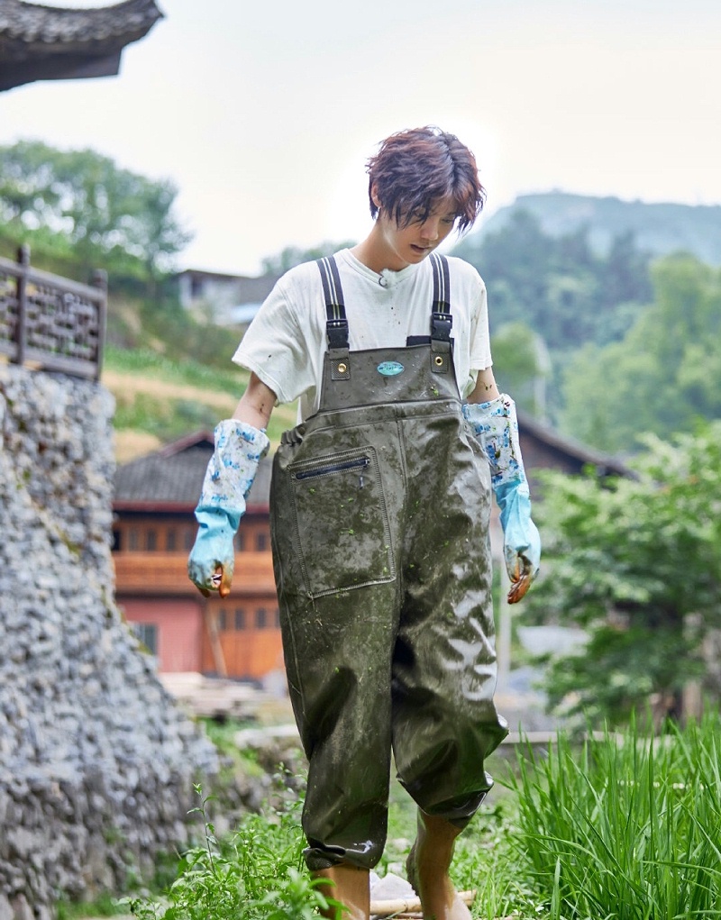 小小衣架挂住大世界之实木家具衣架【华恩】